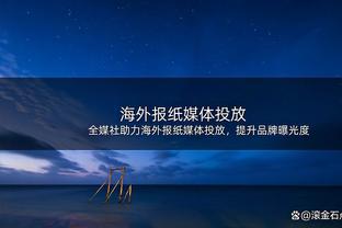 记者：巴萨今日进行公开训练&罗克出席，5542名球迷入场观看